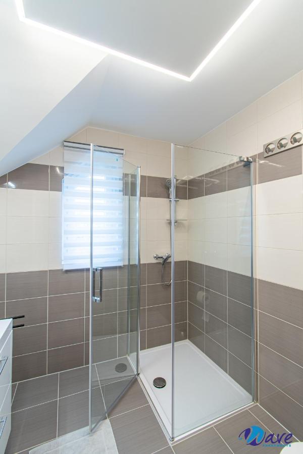 Modern Apartments Wave Near The Airport Velika Gorica Exterior foto